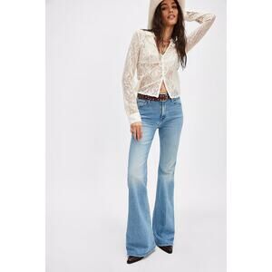 Mother Doozy high rise flare jeans in Horseback to Quarterback size 32